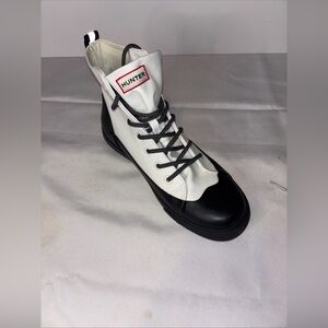 Hunter for Target Unisex Dipped Canvas High-Top Sneakers in W 10 1/2 / M 8 1/2